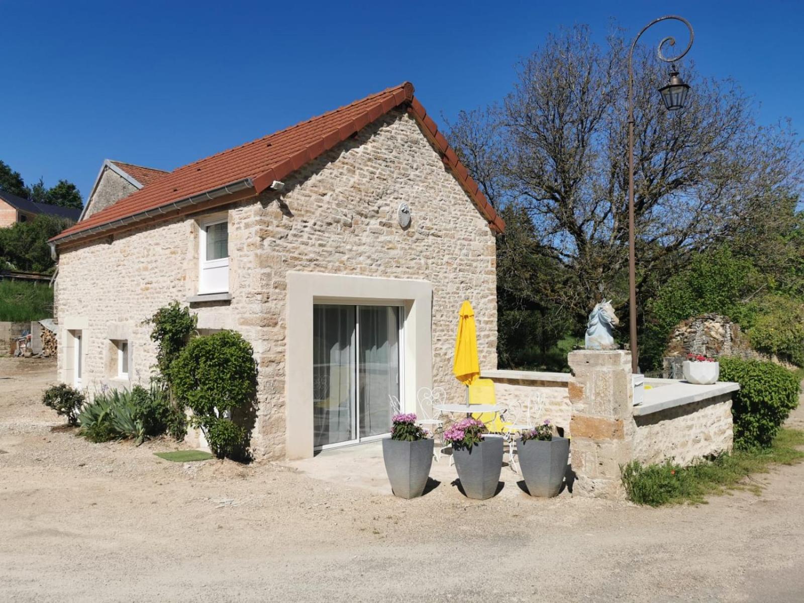 Mouilleron Gites Les Ecuries Saserang מראה חיצוני תמונה